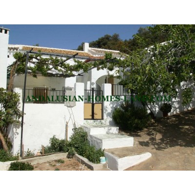 INTERESTING AND BEAUTIFUL HOUSE IN ADELANTADO WITH GREAT VIEWS AND COMPLETELY PRIVATE